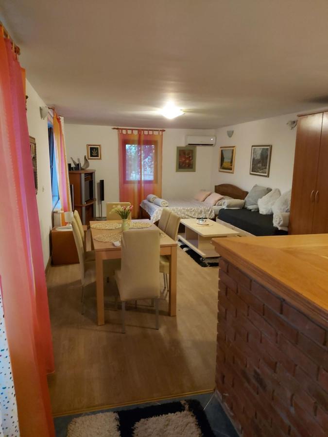 Studio Apartman Kotro Beli Manastir エクステリア 写真
