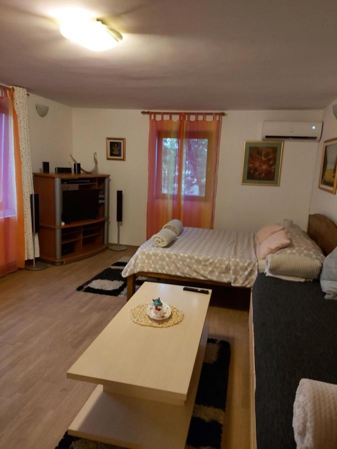 Studio Apartman Kotro Beli Manastir エクステリア 写真